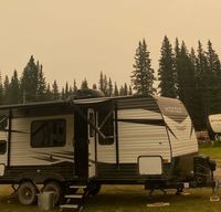 2021 Trailer hideout 25’ 4”