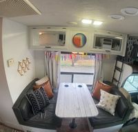 The Rainbow Rover!!! Family and Dog Friendly and Great First Time RV Experi