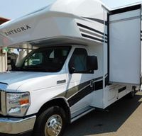 Entegra Coach Odyssey 2019, like new with Winegard internet