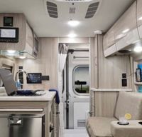 Amazing Compact 18’ RV (Full Bath & Kitchen)