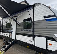 2022 “Modern Luxury” Heartland Pioneer BH270