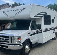 2022 Coachmen Freelander: New Lenox, IL Clean, Sleeps 6-8
