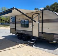 WORRY FREE ADVENTURE in PRISTINE 2019 Forest River Wildwood!