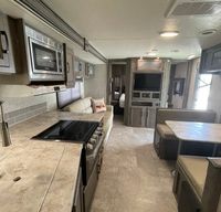 Kentucky Horsepark CAMPSITE INCLUDED/Golf cart/2019 Coachmen Apex 300BHS.