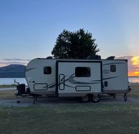 Cozy Family Camper with goodies!