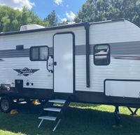 2022 Shasta RV 310K - Spacious Trailer sleeps up to 9!!!