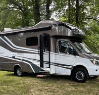 Luxury Mercedes Tiffin Wayfarer Easy to Drive