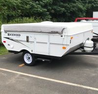 Lightweight Popup with All Essentials! Small but Spacious! 2010 Rockwood