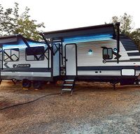 2022 CrossRoads Zinger 333D Travel Trailer