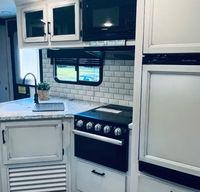 Home Away from Home! Beautiful Country Themed 2022 Jayco Jay Feather