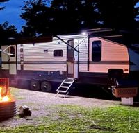 Chic Lightweight 31’ Keystone Hideout ‘22