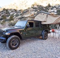 2023 Jeep Gladiator Overland Camping Rig Green - iKamper tent