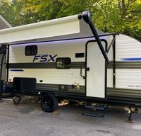 2021 Forest River Salem FSX with bunks