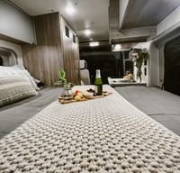 Beyond Glamping - Starlink Included - The Silver Spoon