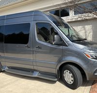 Vanz2Go 2023 Ultimate Toys Luxury Cruiser