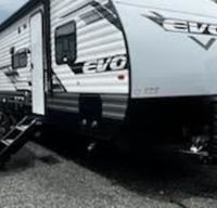 Ellie- 2023 Forest River Evo Luxury Adventure