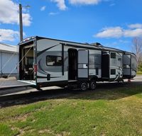 2017 Forest River XLR Hyper Lite 30HDS Toy Hauler