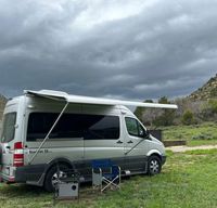 2012  Van On the Run-Mercedes Roadtrek Agile SS