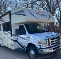 SUPER CLEAN!  Family/Pet Friendly 2017 Forest River Coachmen Freelander