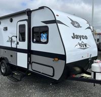 Midsize SUV Towable, New 2022 Jayco Jay Flight 174BH Bunkhouse