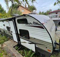 Jessica’ 29’ Grey Wolf trailer with quad bunk