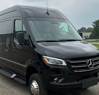 2024 Vanz2Go Ultimate Toys Ultimate Coach