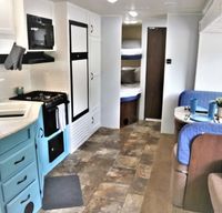 Beach Ready! Sleeps 6 - Pet Friendly