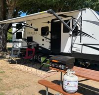 2019 Dutchmen Kodiak Ultimate  24 FT. Bunkhouse
