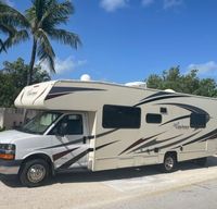 27’ Class C Pet Friendly RV - Free KW Airport Pick Up