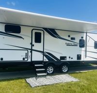 2022 33ft Heartland RV Travel Trailer with King Bed