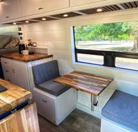 Vista: 2020 Freightliner / Mercedes Benz Sprinter
