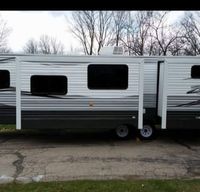 2016 Crossroads RV Z-1 with outdoor kitchen