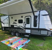 Fully Loaded 2022 Jayco Jay Flight- Start Making Memories Today!