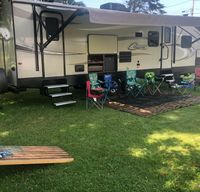 2018 Keystone Cougar X-Lite, Sleeps 10, delivery offered, Pet Friendly