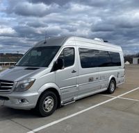 Airstream Interstate Extended Version, 9 seatbelts/passenger