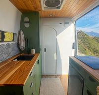 Clover - Off-grid luxury van with AC and massive battery bank