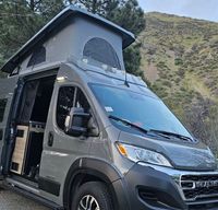 Winnebago Camper Van (Solis 59PX)
