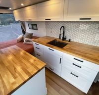 Adventure & Luxury: Comfortable Cruising Off-Grid with Unlimited Miles