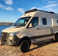 2024 4WD Winnebago REVEL "Judy" Mighty 5 - UNLIMITED MILES