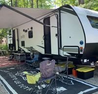 Outdoor lovers! Spacious 8+/ 2020 Surveyor Legend