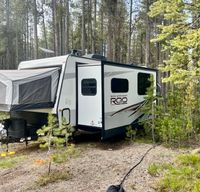 Rockwood Roo Hybrid w/Starlink and Generator