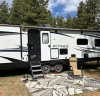 2019 Keystone Outback 33ft-sleeps 10