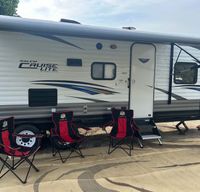Spacious 2019 Forest River Salem Cruise Lite