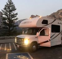 RV 29 miles from Yosemite - Bed Linens, Kitchen & Camp Supplies Included