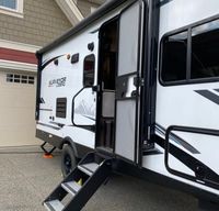 Like New Ultra Lite Family and Festival friendly Trailer