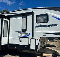 2019  Forest River RV Cherokee Arctic Wolf 305ML6