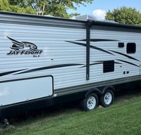 Sunset Chaser 2018 Jayco Flight SLX