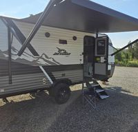 22 ft Jayco Baja, Solar Power, Bunks, on demand hot water, easy to tow!!