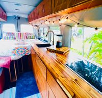 KOA KEA, Awesome HI-Roof w SINK, STOVE & GENNIE