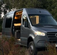 Pepper the Sprinter : Modern, Luxury Sprinter Van for Two